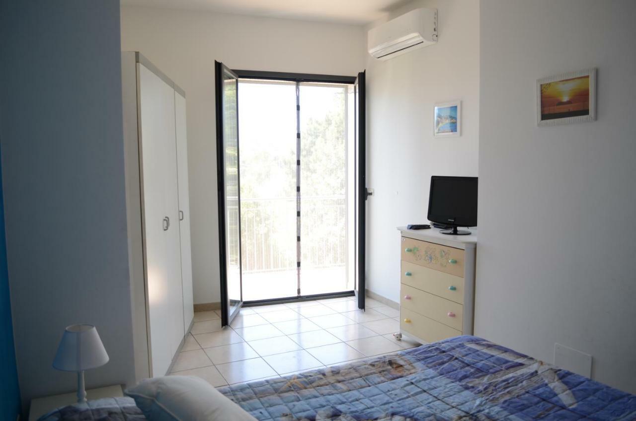 Santanna Beach House - Fondachello-Apartments Com Mascali Extérieur photo